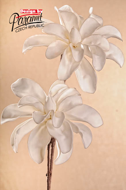 Kvet dekor.biel..70cm3-143W
